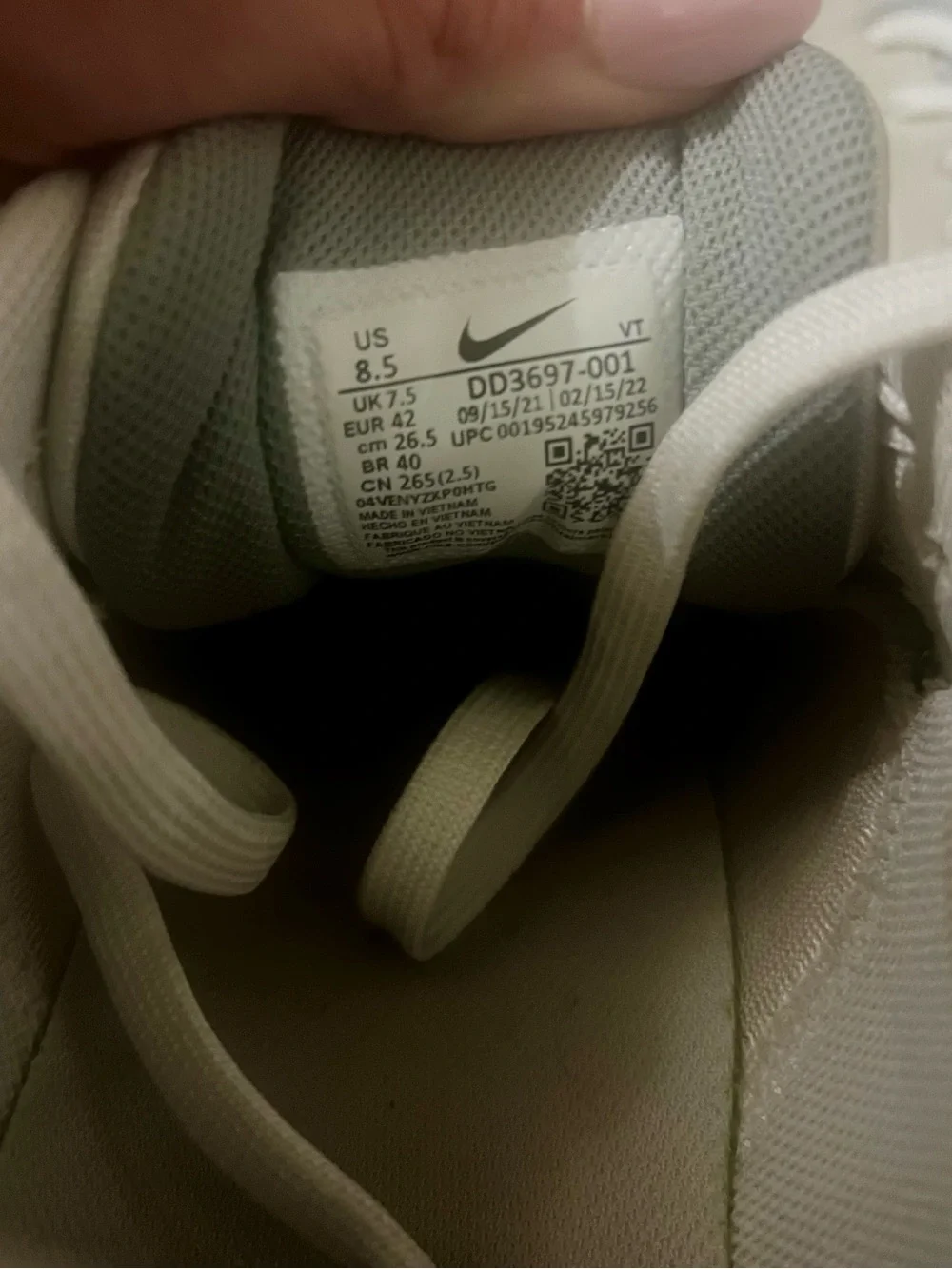Nike Ja 1 Light Silver/Cyber sneaker size 8.5